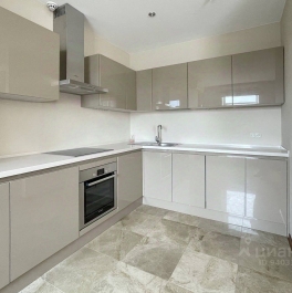 Продажа 2-комн квартиры на вторичном рынке улица Александра Невского,  д. 27