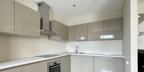 2-комн квартира улица Александра Невского,  д. 27