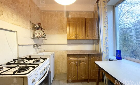 Продажа 2-комн квартиры на вторичном рынке ул Белы Куна,  д. 19,  к. 2