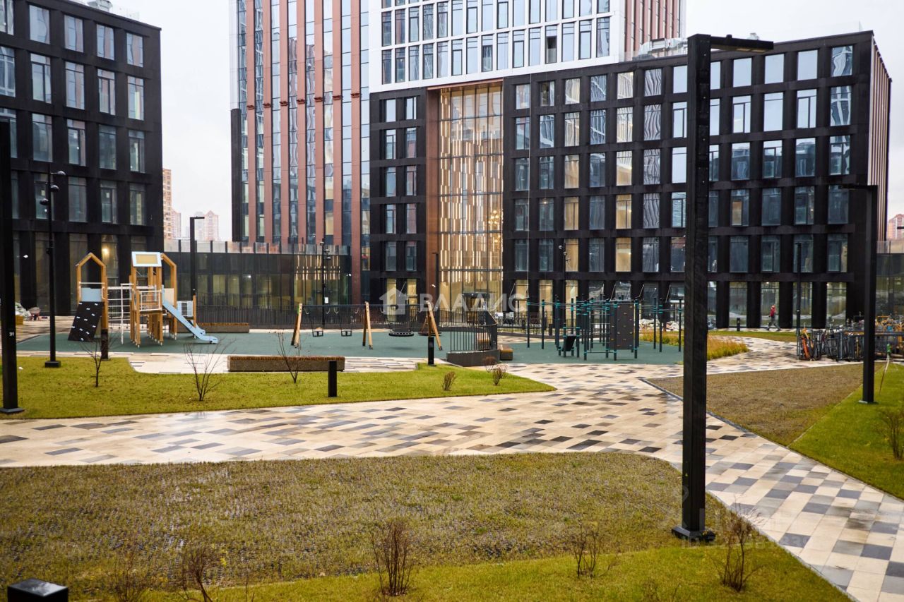 Продажа 1-комн квартиры на вторичном рынке улица Светланова, 11к2