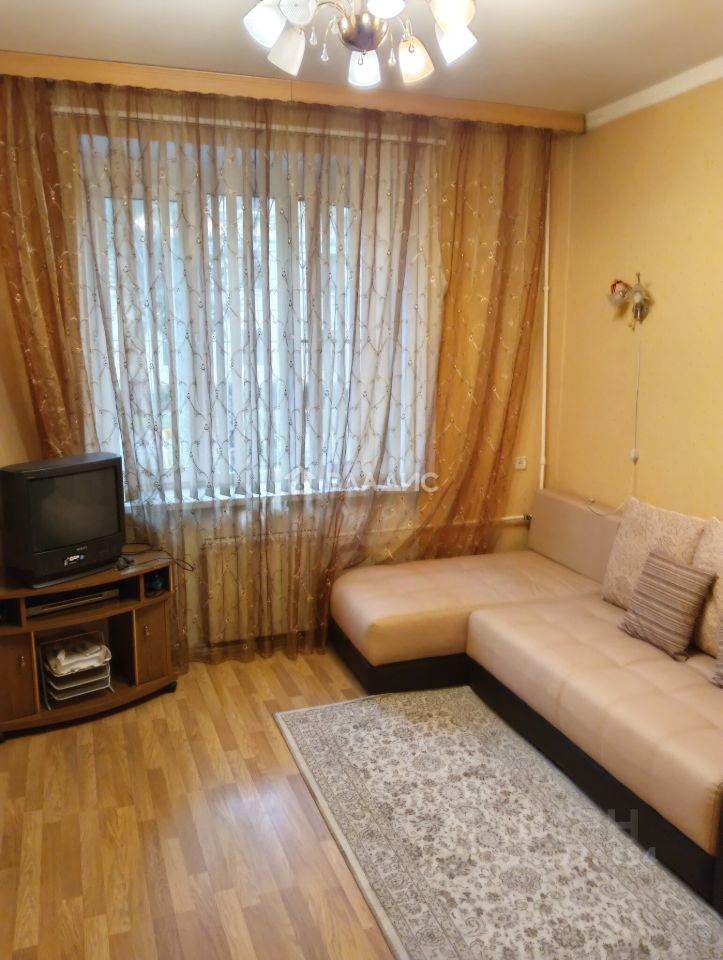 Продажа 3-комн квартиры на вторичном рынке Лобня, улица Циолковского, 8
