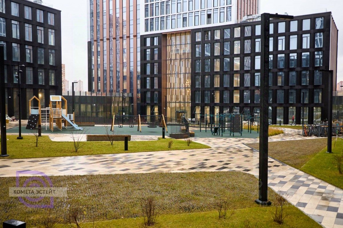 Продажа 1-комн квартиры на вторичном рынке улица Светланова, 11к2