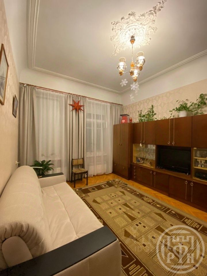 Продажа 5-комн квартиры на вторичном рынке Каменноостровский проспект, 50