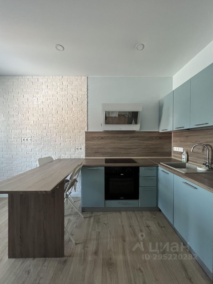 Аренда 2-комн квартиры на вторичном рынке д. Сабурово, улица Парковая, 20