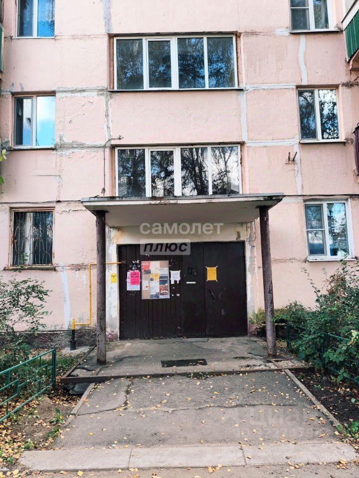 Продажа 2-комн квартиры на вторичном рынке Куровское, улица Советская,  д. 82