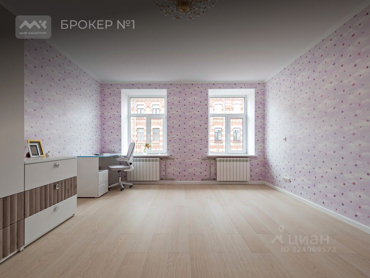 Продажа 4-комн квартиры на вторичном рынке Английский проспект, 48