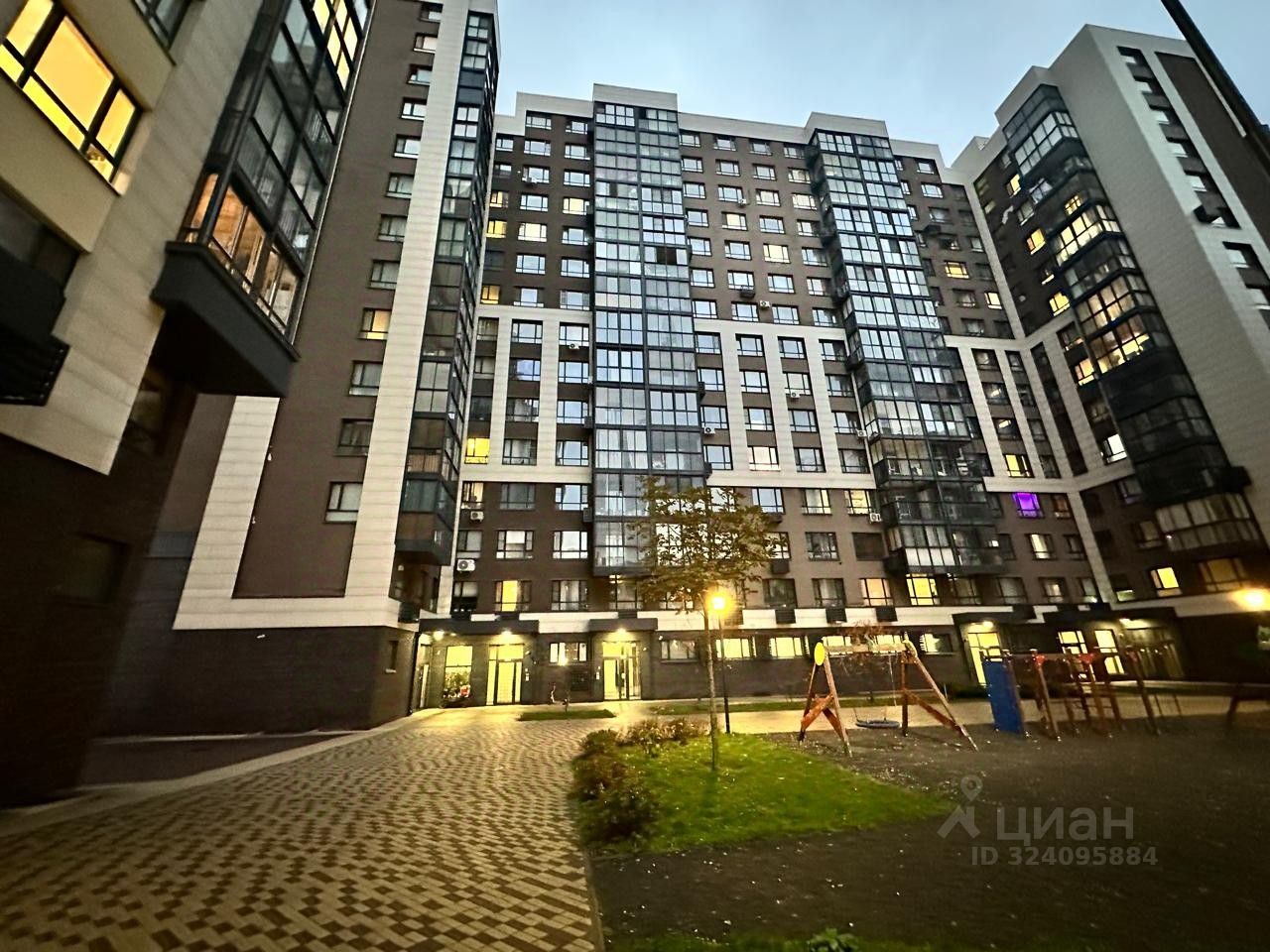 Продажа 3-комн квартиры на вторичном рынке улица Сервантеса, 1к2