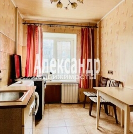 Продажа 3-комн квартиры на вторичном рынке Ковалёвская улица,  д. 25