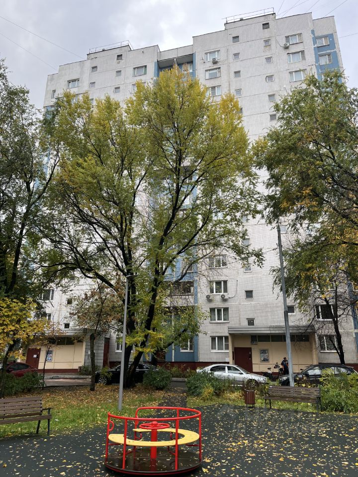 Продажа 2-комн квартиры на вторичном рынке улица Лескова, 28к1