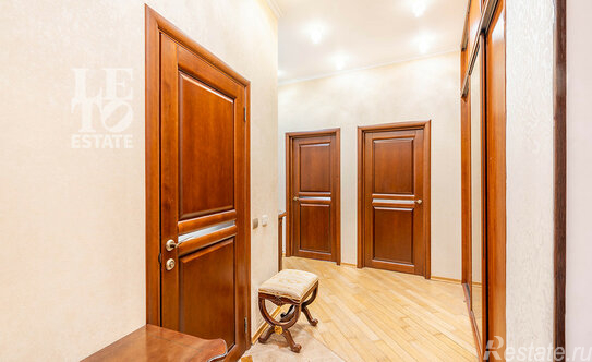 Продажа 4-комн квартиры на вторичном рынке улица Пырьева,  д. 2