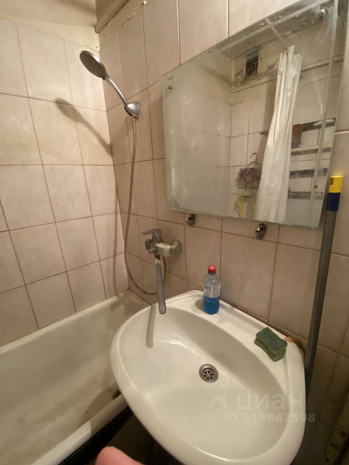 Продажа 3-комн квартиры на вторичном рынке Лобня, улица Победы, 14