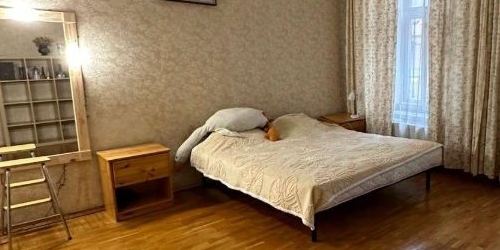 3-комн квартира улица Декабристов, 52