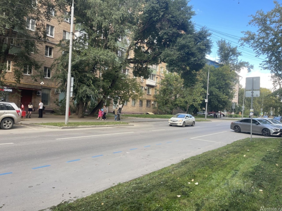 Аренда торгового помещения Часовая улица,  д. 26