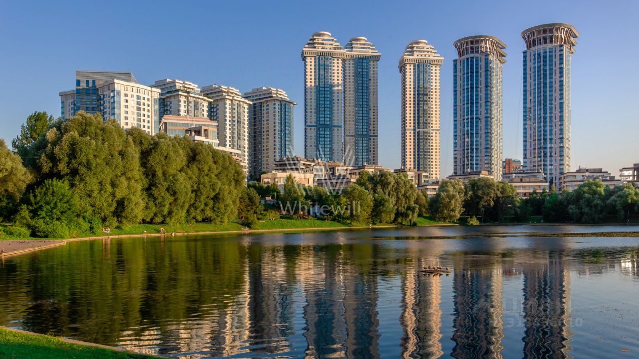 Продажа 4-комн квартиры на вторичном рынке Мосфильмовская улица, 70к4