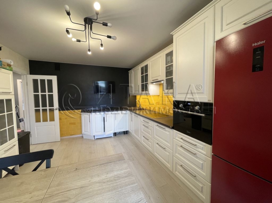 Продажа 3-комн квартиры на вторичном рынке Колпино, Павловская ул., д. 63, стр. 1