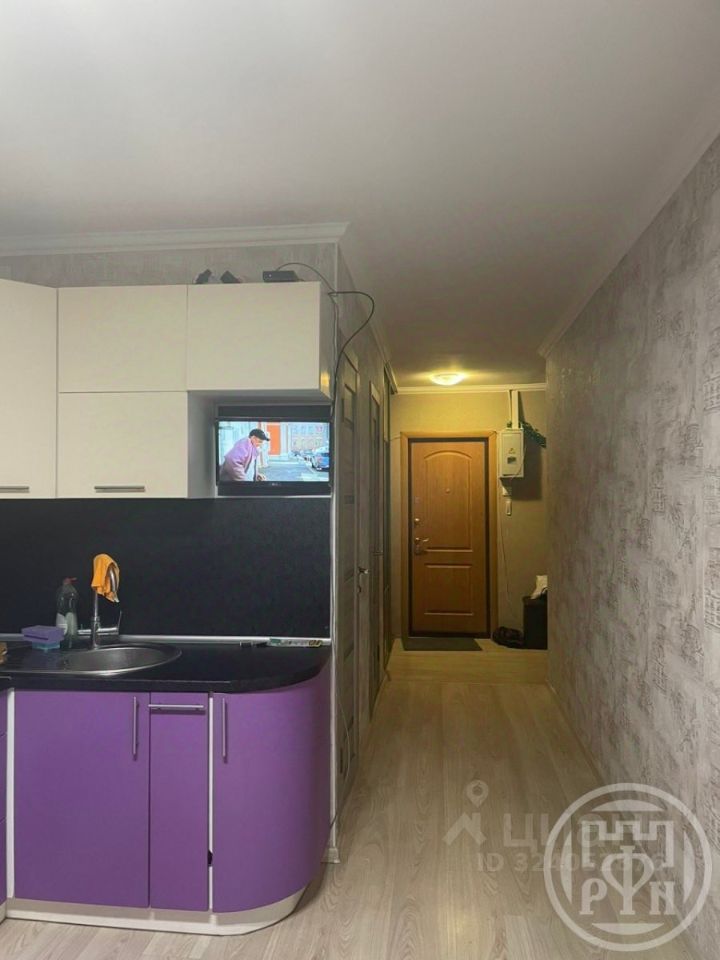 Продажа 2-комн квартиры на вторичном рынке улица Маршала Захарова, 39