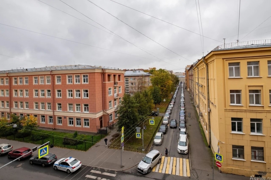 Продажа 4-комн квартиры на вторичном рынке Кавалергардская ул,  д. 20
