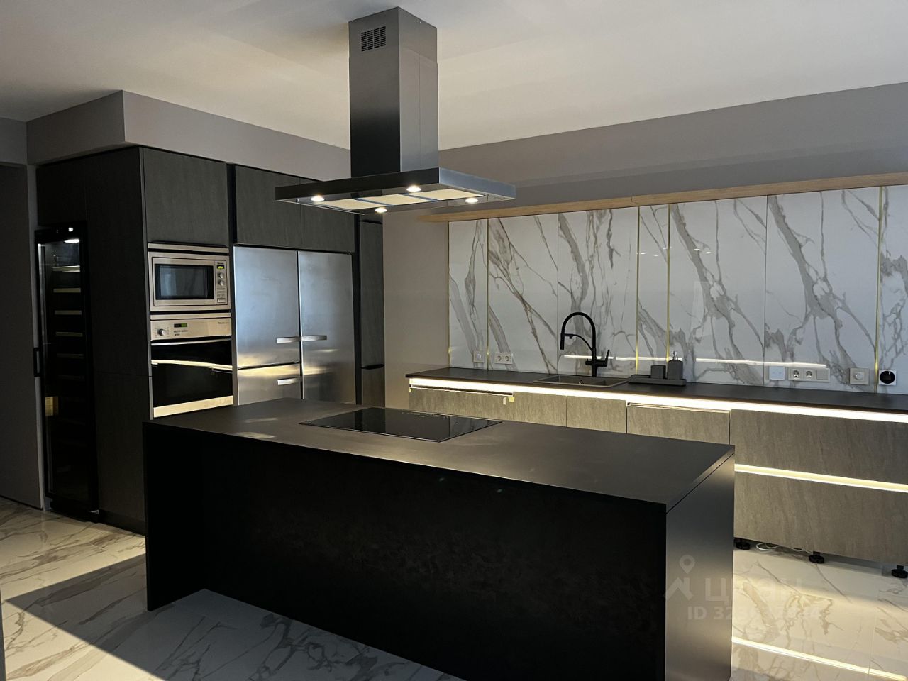 Продажа 5-комн квартиры на вторичном рынке Смольный проспект, 17