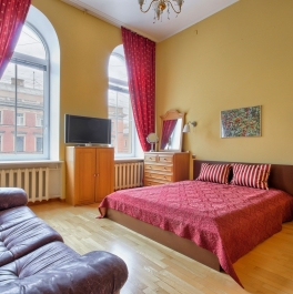 Продажа 3-комн квартиры на вторичном рынке Большая Конюшенная ул,  д. 13