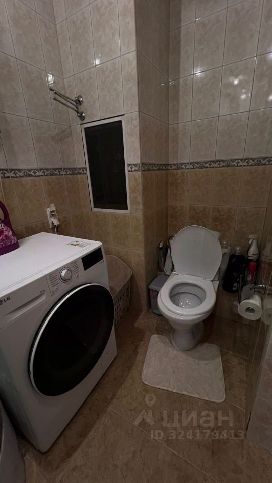 Продажа 4-комн квартиры на вторичном рынке Волжский бульвар, 11