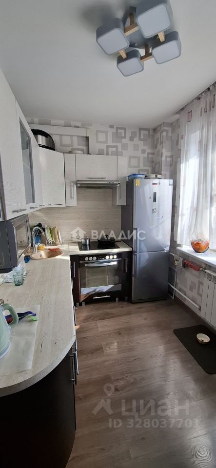 Продажа 1-комн квартиры на вторичном рынке Сходня мкр, Овражная улица, 24к17
