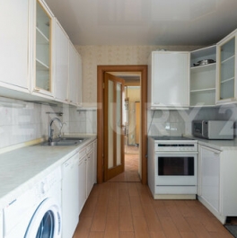 Продажа 3-комн квартиры на вторичном рынке Ветеранов пр-кт,  д. 114,  к. 1