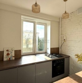 Продажа 2-комн квартиры на вторичном рынке улица Петра Романова,  д. 2