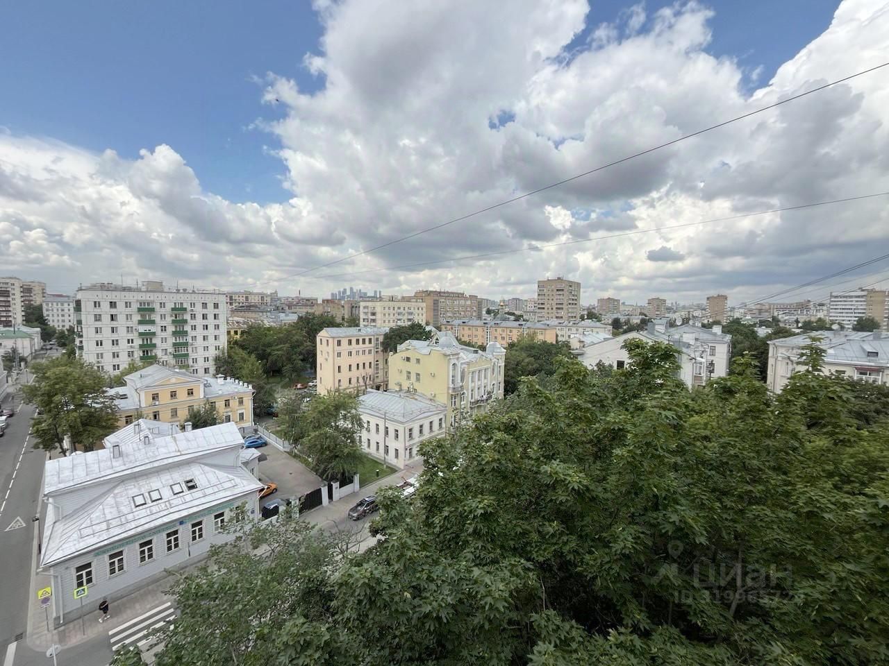 Продажа 2-комн квартиры на вторичном рынке Новокузнецкая улица, 35-37С2