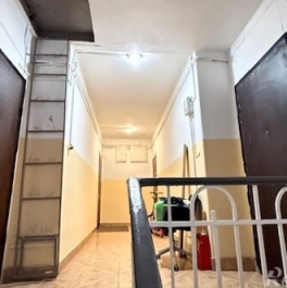 Продажа 2-комн квартиры на вторичном рынке Остроумовская Б. ул,  д. 11 к2