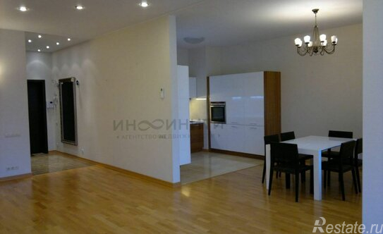 Продажа 4-комн квартиры на вторичном рынке улица Шумкина