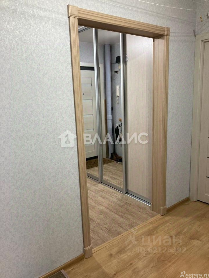 Продажа 2-комн квартиры на вторичном рынке улица Ярослава Гашека,  д. 12/100