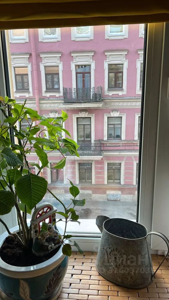 Продажа 2-комн квартиры на вторичном рынке улица Лабутина, 35