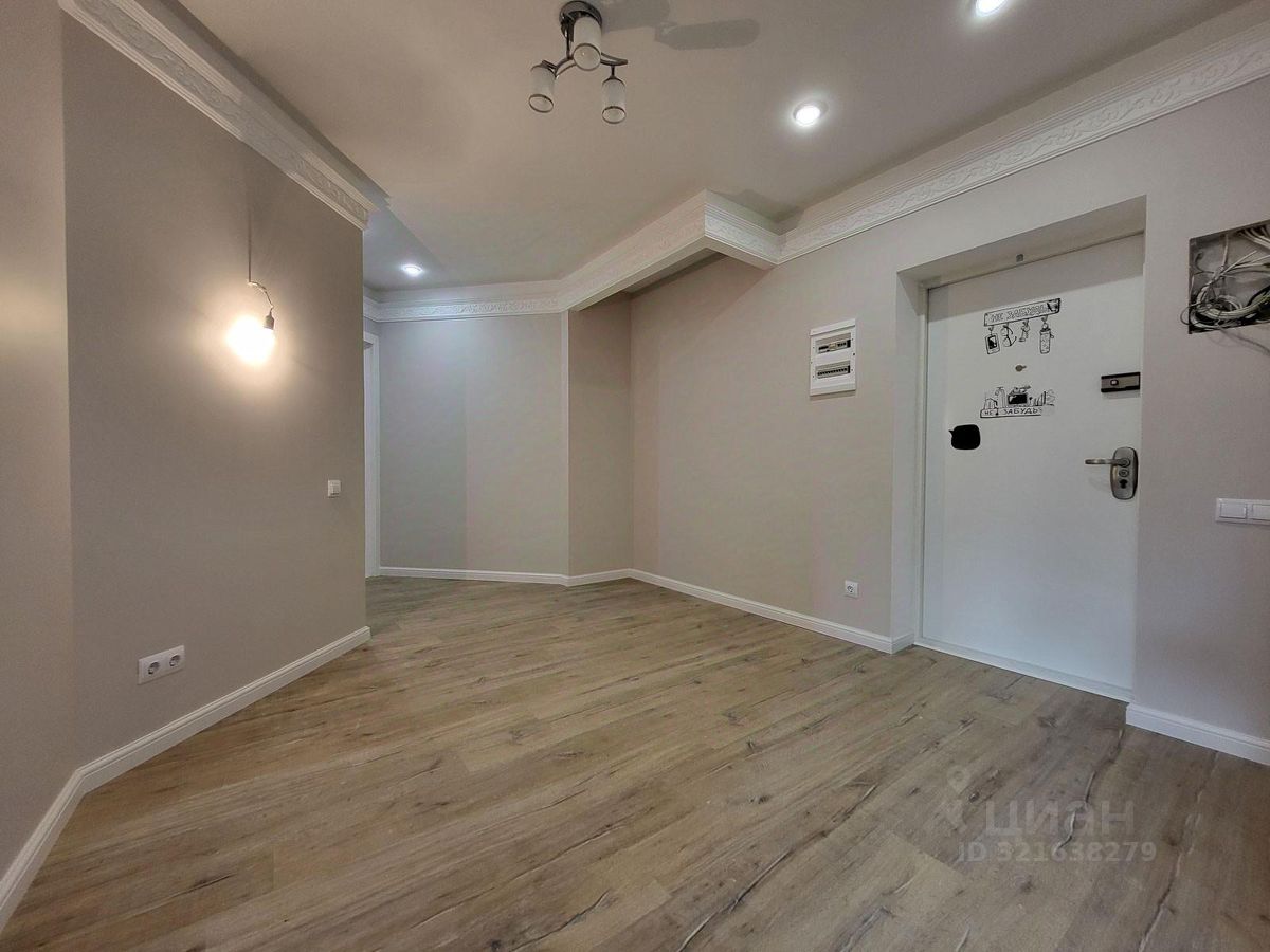 Продажа 2-комн квартиры на вторичном рынке Гатчина, улица Хохлова, 8