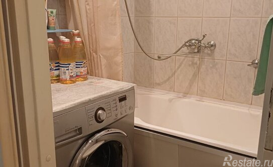 Продажа 2-комн квартиры на вторичном рынке Серебристый бульвар,  д. 24 к2