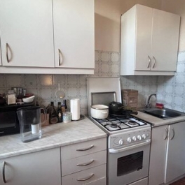 Продажа 2-комн квартиры на вторичном рынке улица Полярников,  д. 8