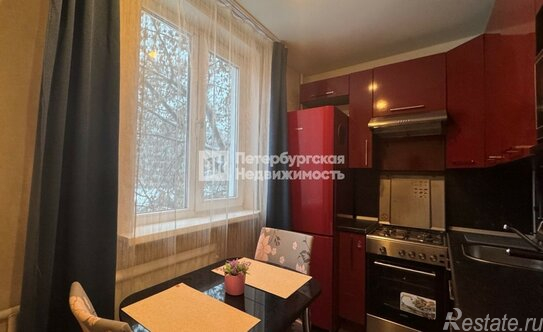 Продажа 1-комн квартиры на вторичном рынке ул Ярослава Гашека,  д. 12/100