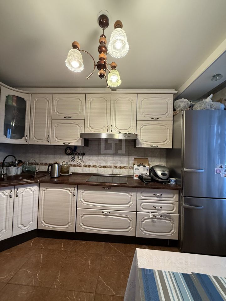 Продажа 2-комн квартиры на вторичном рынке Мебельная улица, 47к1