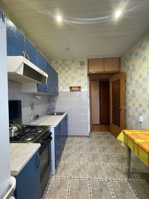 Продажа 2-комн квартиры на вторичном рынке улица Кораблестроителей, 35