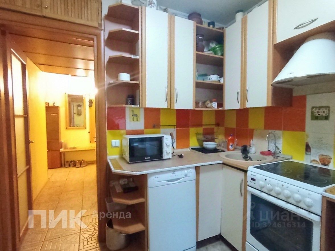 Аренда 2-комн квартиры на вторичном рынке улица Цюрупы, 15К3