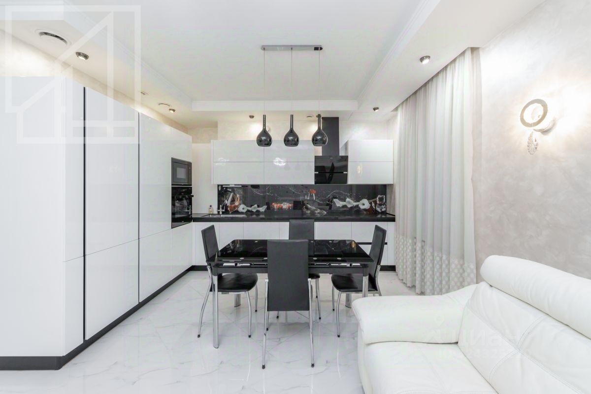 Аренда 4-комн квартиры на вторичном рынке Уланский переулок, 11А