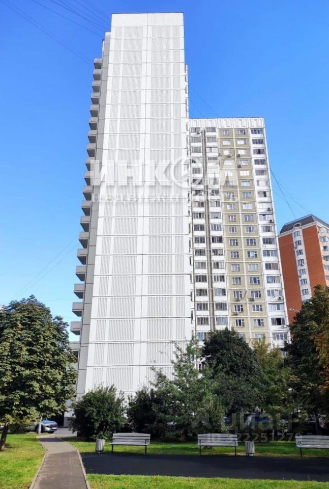 Продажа 3-комн квартиры на вторичном рынке Полярная улица, 32К3