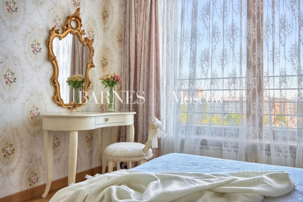 Продажа 4-комн квартиры на вторичном рынке улица Победы, 3