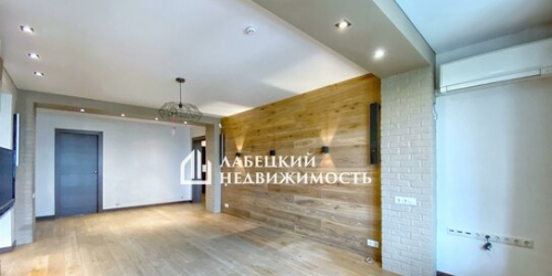 4-комн квартира улица Академика Виноградова,  д. 1