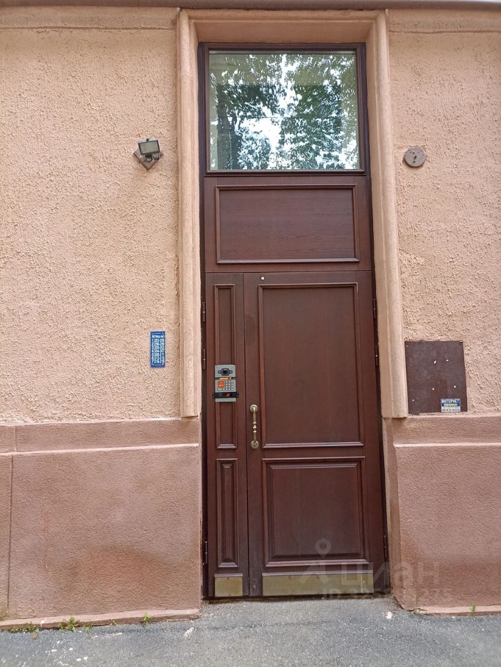 Продажа 4-комн квартиры на вторичном рынке улица Ленсовета, 10