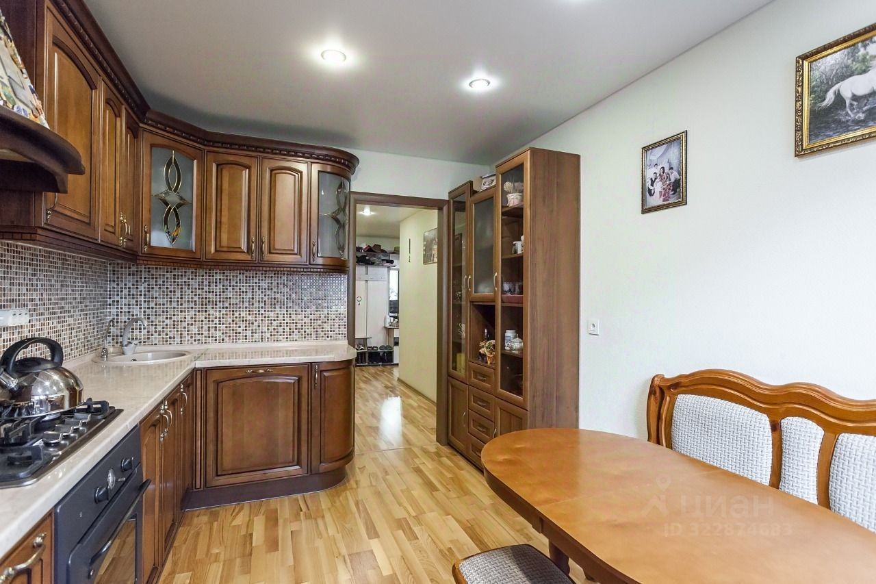 Продажа 3-комн квартиры на вторичном рынке пос. Шушары, Ленсоветовский тер., 25