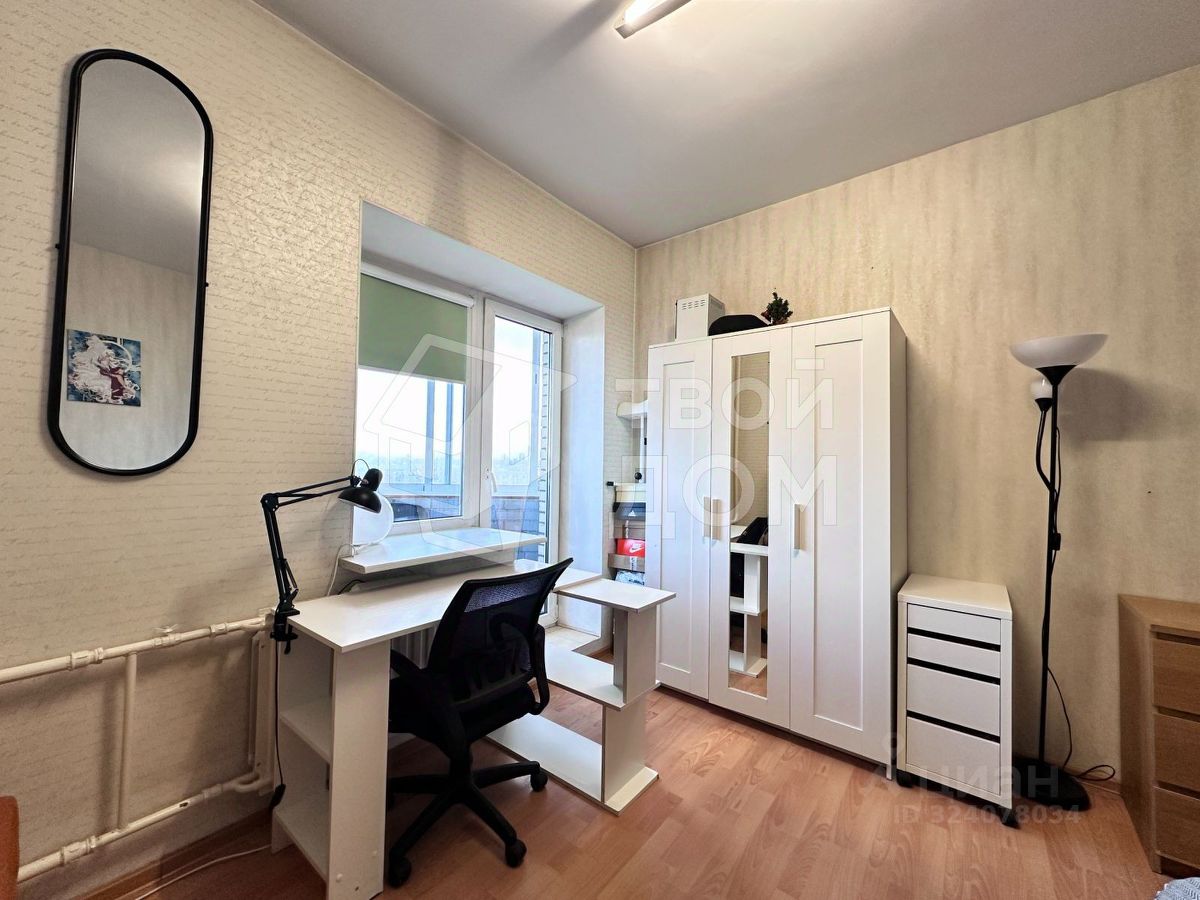 Продажа 3-комн квартиры на вторичном рынке улица Ткачей, 68к2