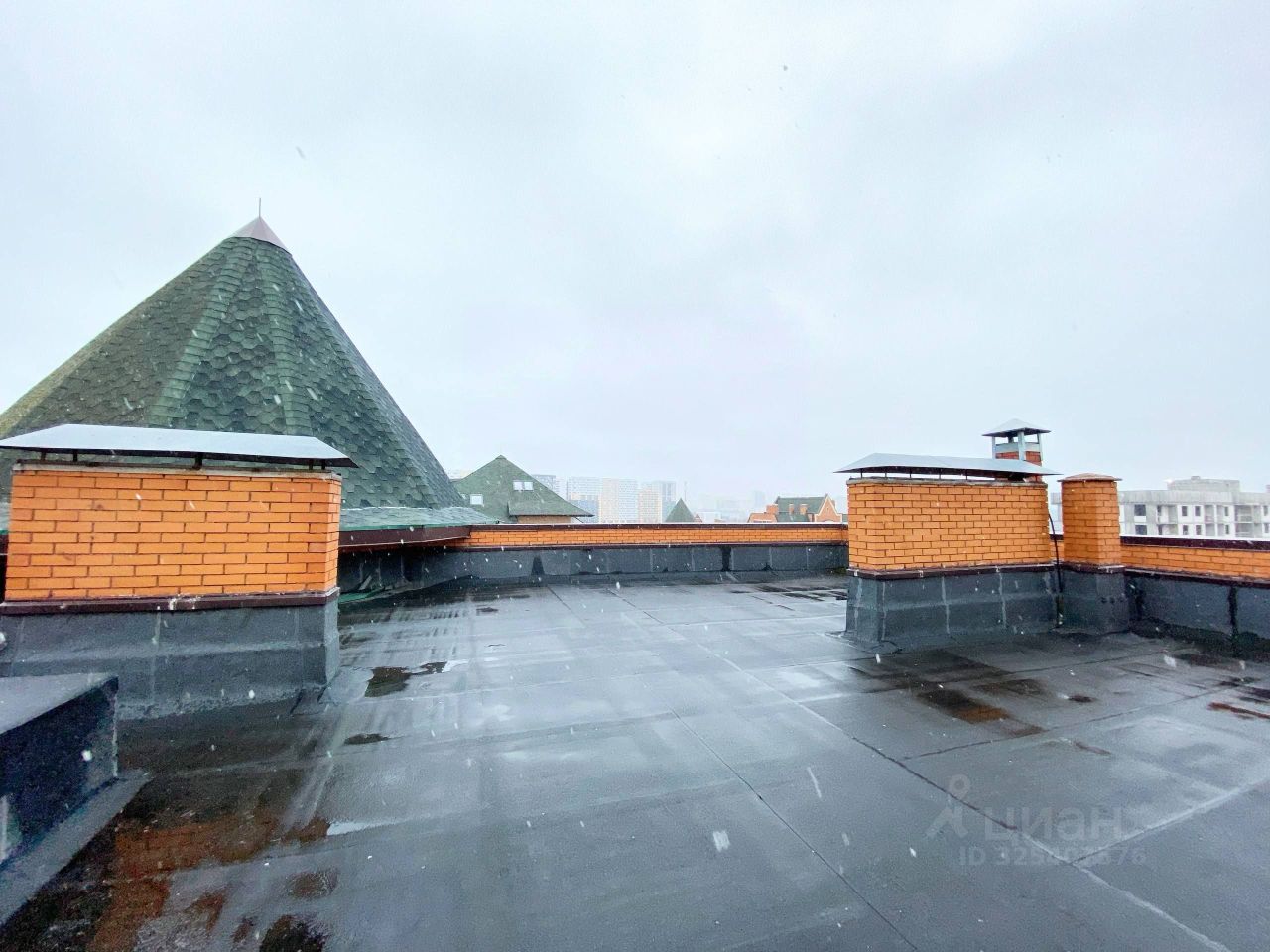 Продажа 4-комн квартиры на вторичном рынке Международный кв-л, Клязьма-Старбеево мкр, улица Береговая, 2