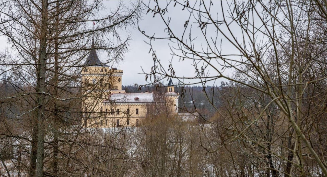 Продажа 3-комн квартиры на вторичном рынке Павловск, Госпитальная улица, 20к1