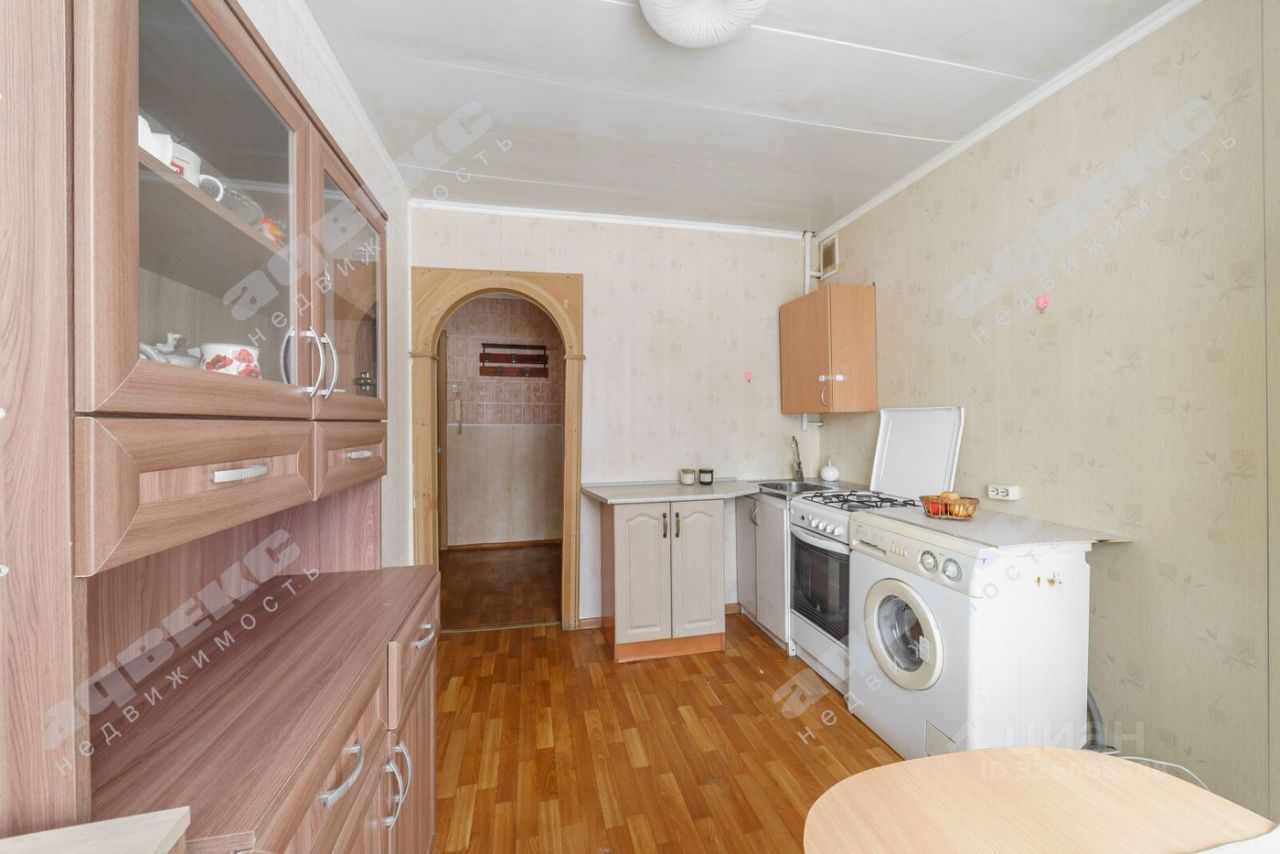 Продажа 1-комн квартиры на вторичном рынке Будапештская улица, 42К3