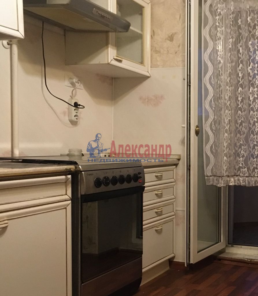 Аренда 3-комн квартиры на вторичном рынке Обручевых ул. ,  д. 8